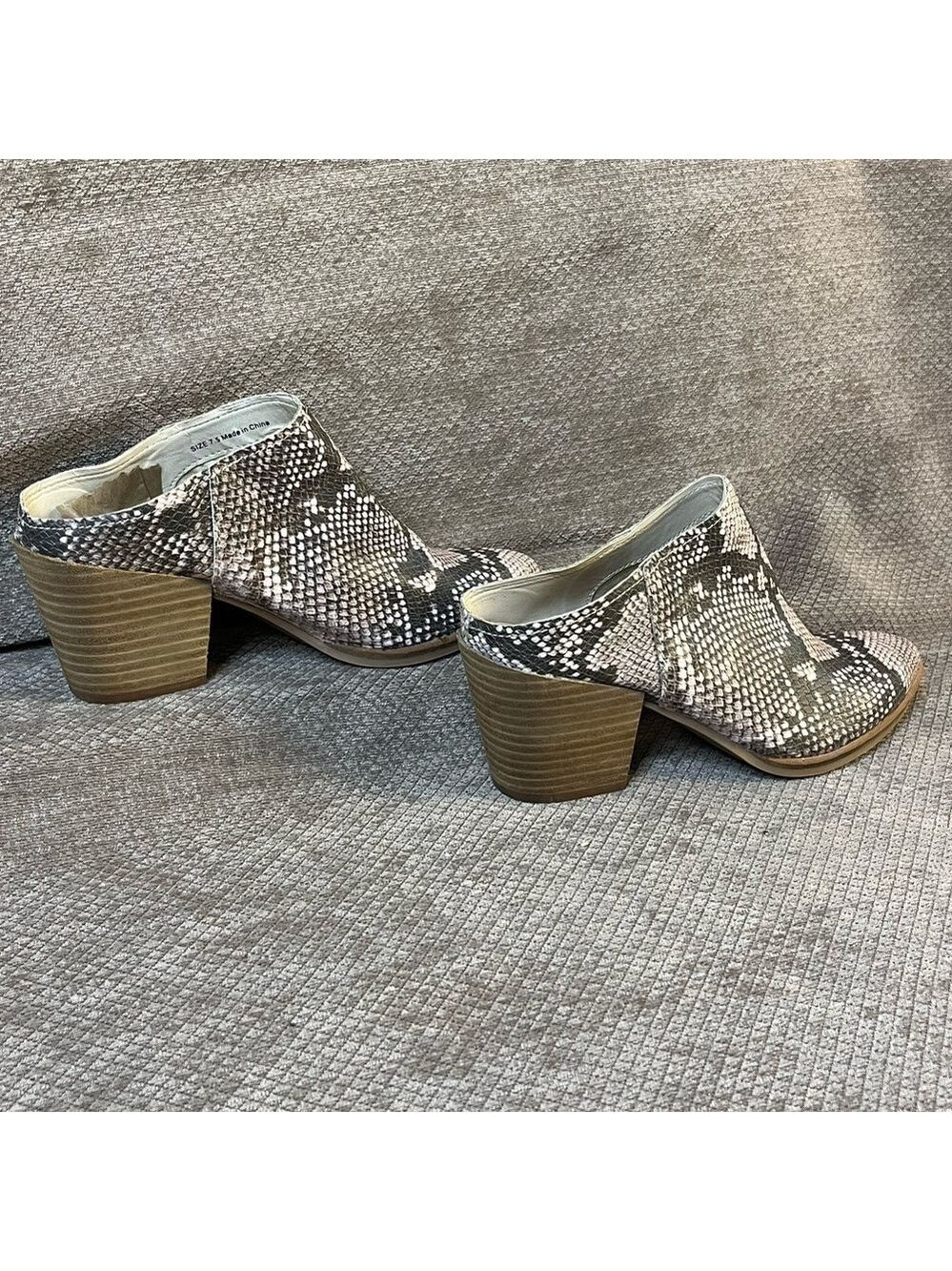 Dolce Vita Roya Slip Boot Snake Print Mules size 7.5. EUC - Picture 4 of 10